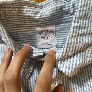 Brooks Brothers Oxford Cloth Button Down (OCBD) Size Medium Blue/White Stripe